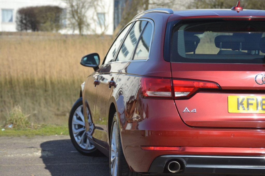 AUDI A4 AVANT