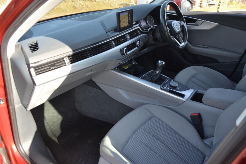 AUDI A4 AVANT