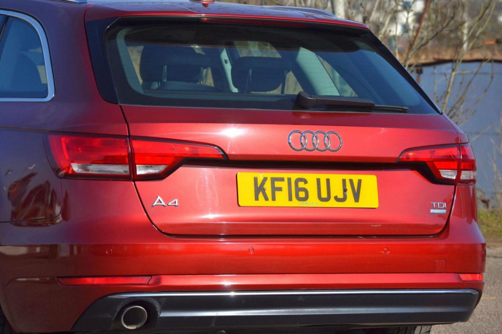 AUDI A4 AVANT