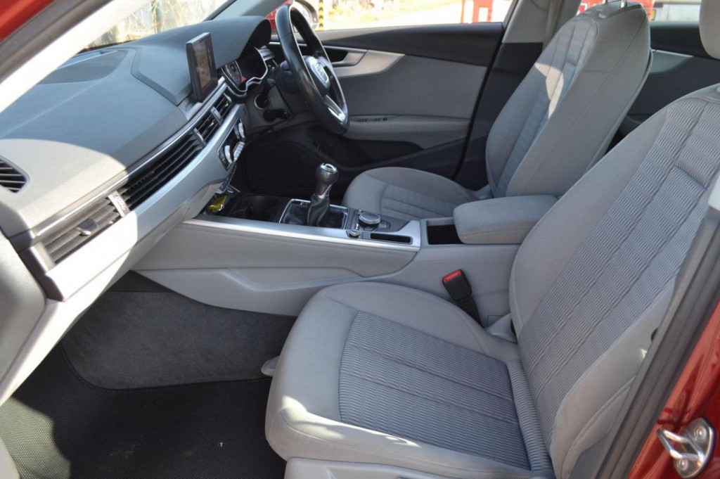 AUDI A4 AVANT
