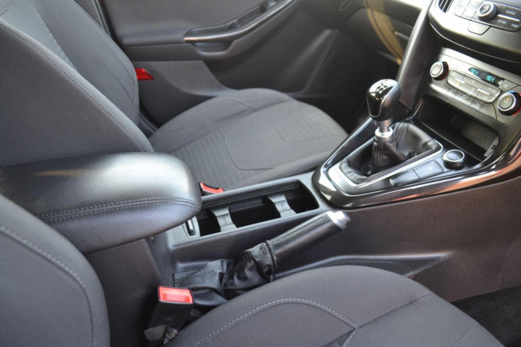 FORD FOCUS