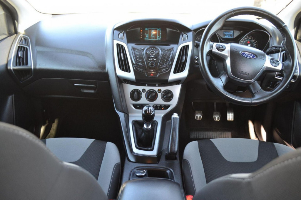 View FORD FOCUS 1.6 TDCi Zetec S Euro 5 (s/s) 5dr