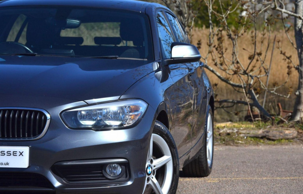 BMW 1 SERIES