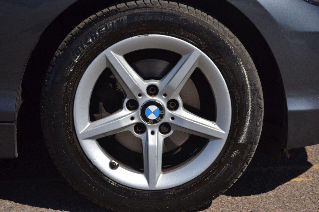 BMW 1 SERIES