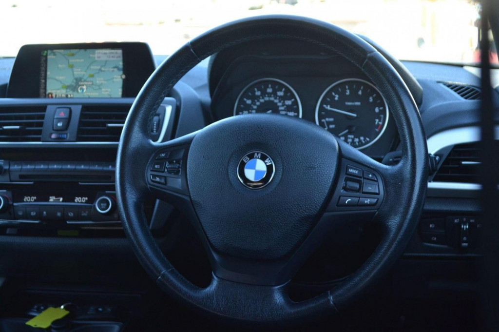 BMW 1 SERIES