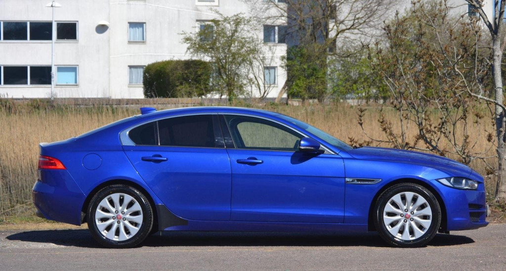 JAGUAR XE