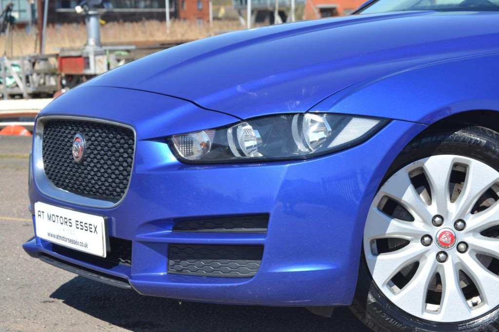 JAGUAR XE