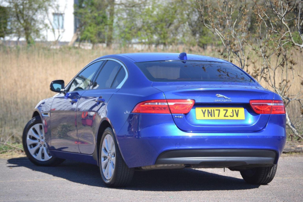 JAGUAR XE