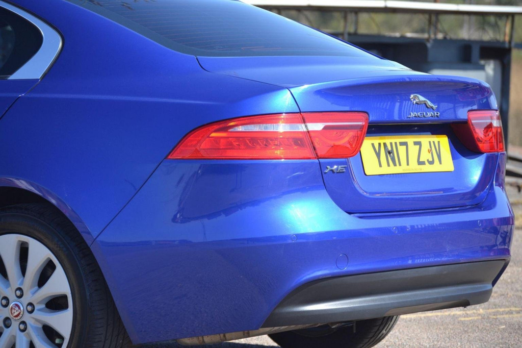 JAGUAR XE