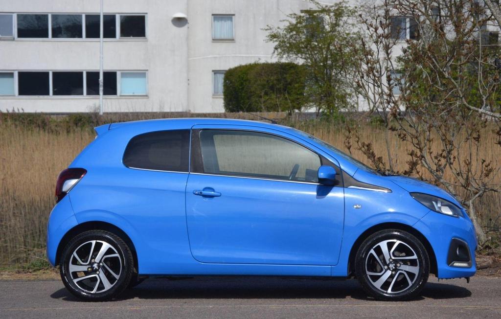 PEUGEOT 108