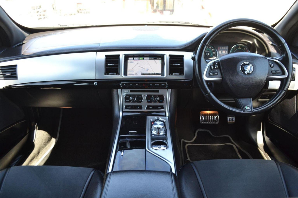 View JAGUAR XF 2.2d R-Sport Auto Euro 5 (s/s) 4dr