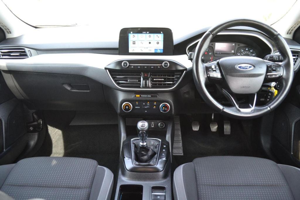 View FORD FOCUS 1.0T EcoBoost Zetec Euro 6 (s/s) 5dr