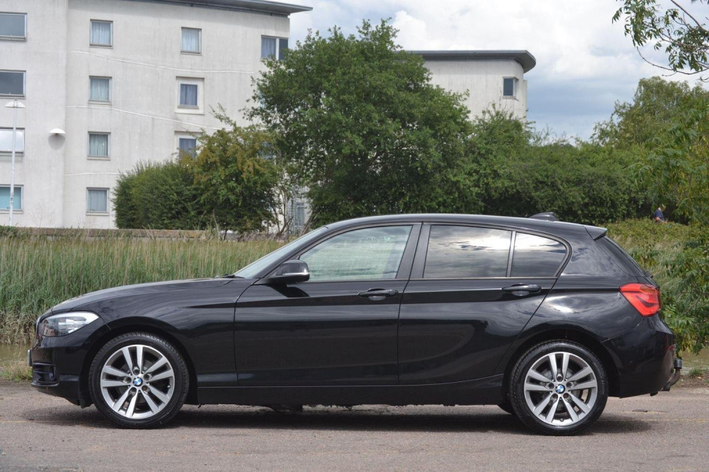 BMW 1 SERIES