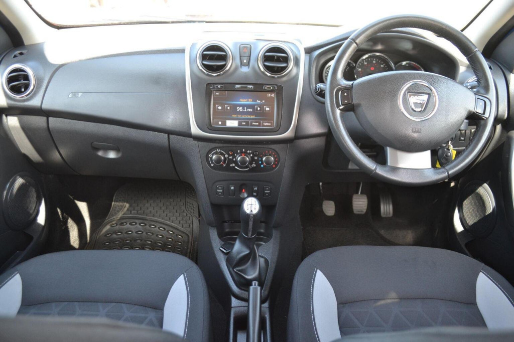 View DACIA SANDERO STEPWAY 1.5 dCi Laureate Euro 5 5dr