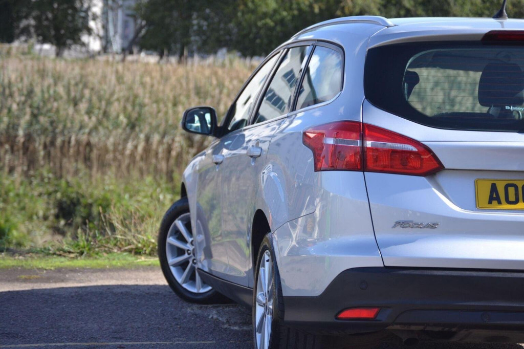 FORD FOCUS