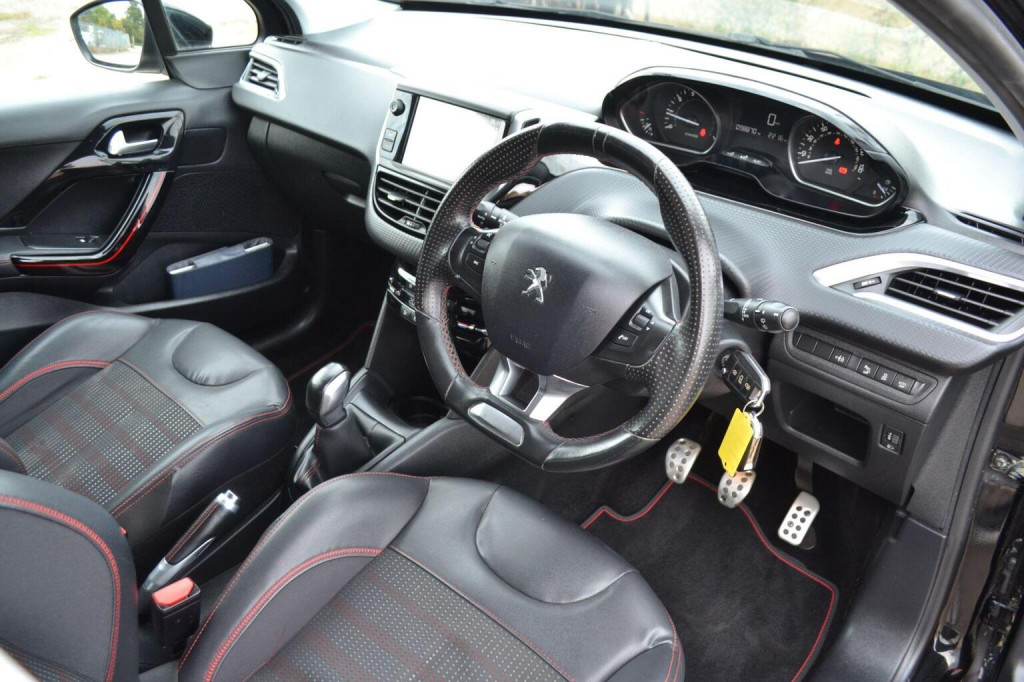 View PEUGEOT 208 1.2 PureTech GT Line Euro 6 (s/s) 5dr