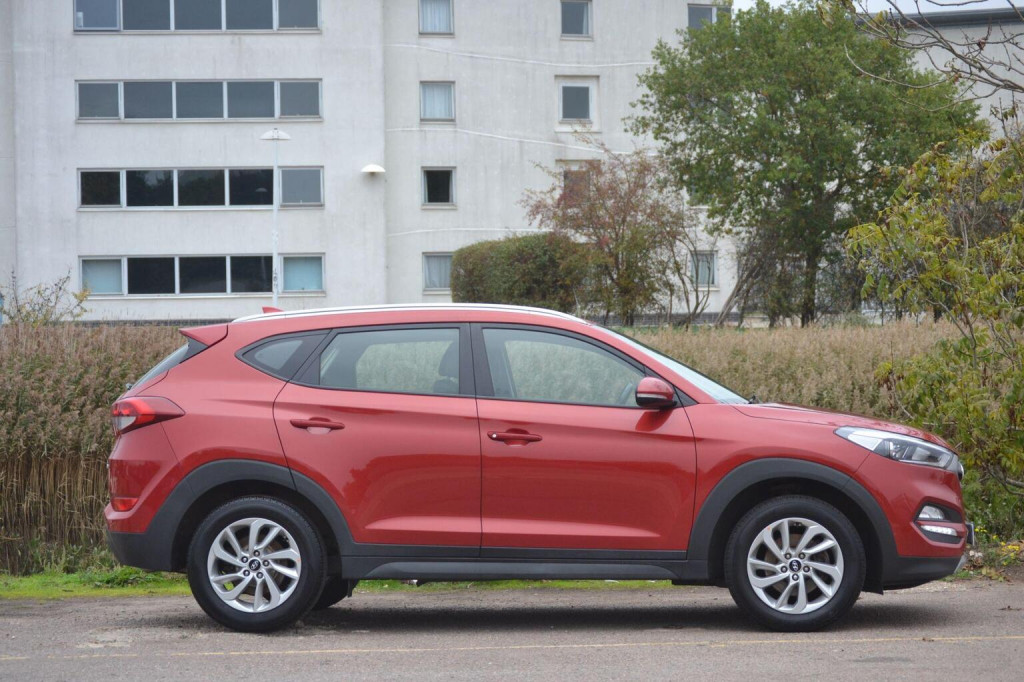 HYUNDAI TUCSON