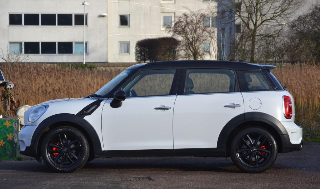 MINI COUNTRYMAN
