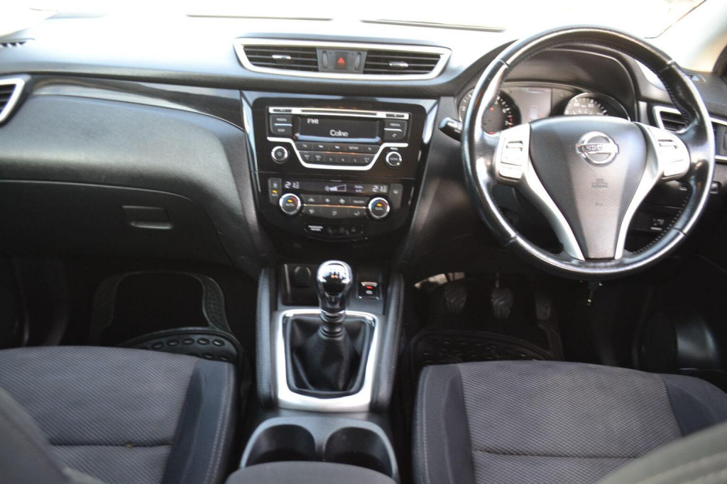 View NISSAN QASHQAI 1.2 DIG-T Acenta 2WD Euro 5 (s/s) 5dr