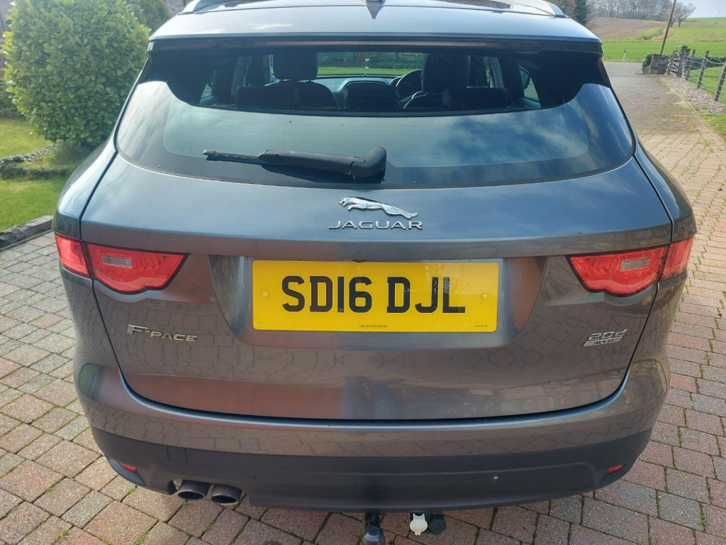 JAGUAR F-PACE