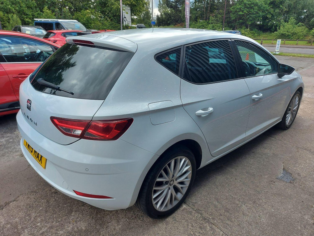 SEAT LEON