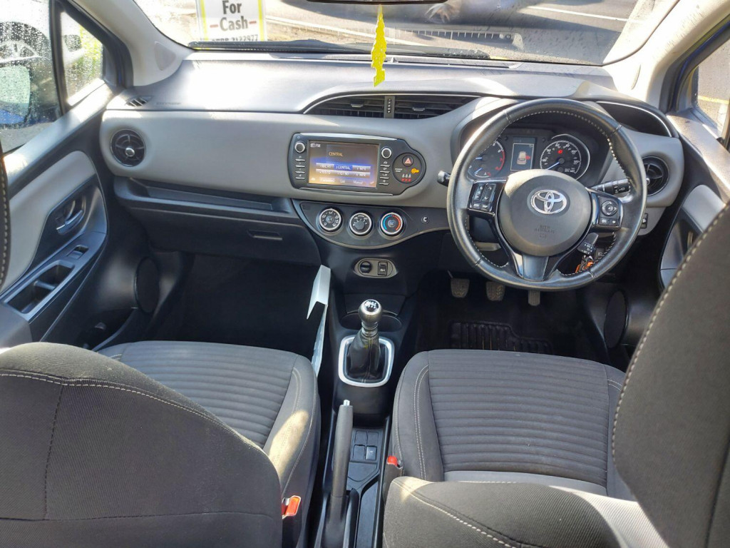 TOYOTA YARIS