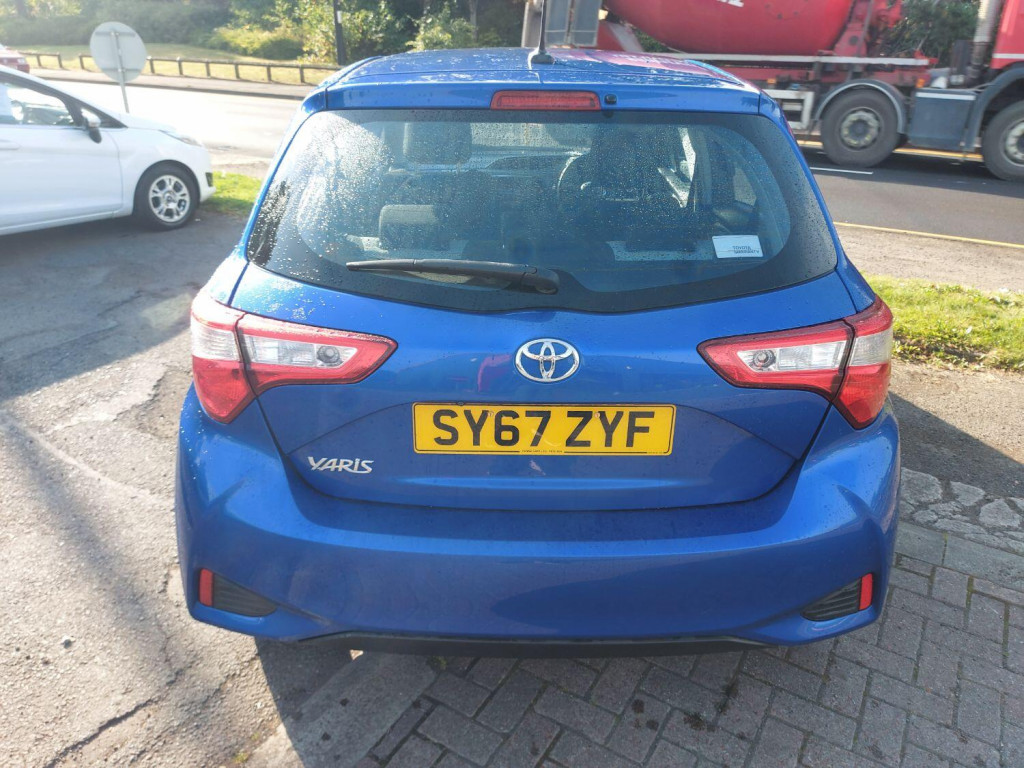 TOYOTA YARIS