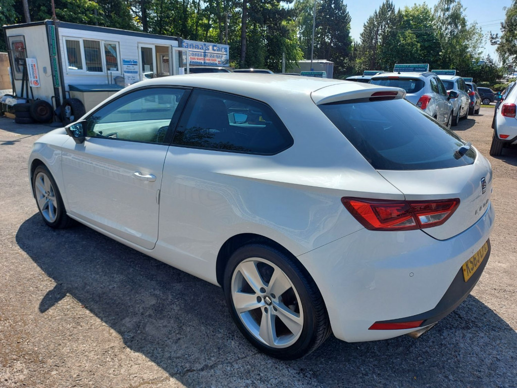 SEAT LEON