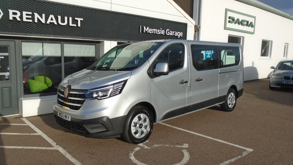 View RENAULT TRAFIC 2.0 LL30 Blue dCi 150 advance MY24