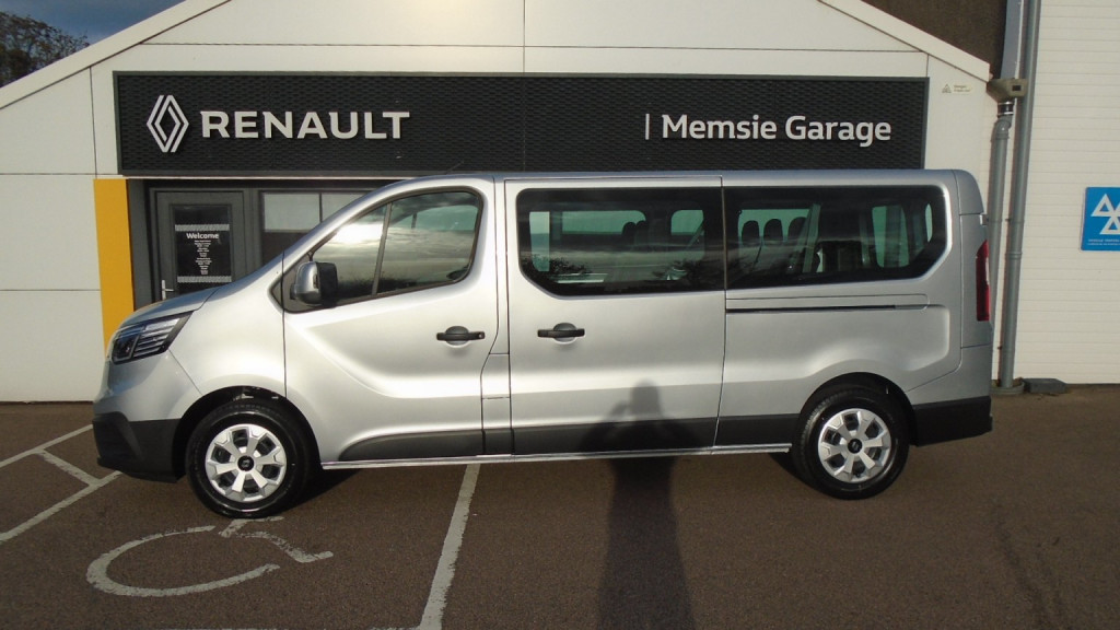 View RENAULT TRAFIC 2.0 LL30 Blue dCi 150 advance MY24