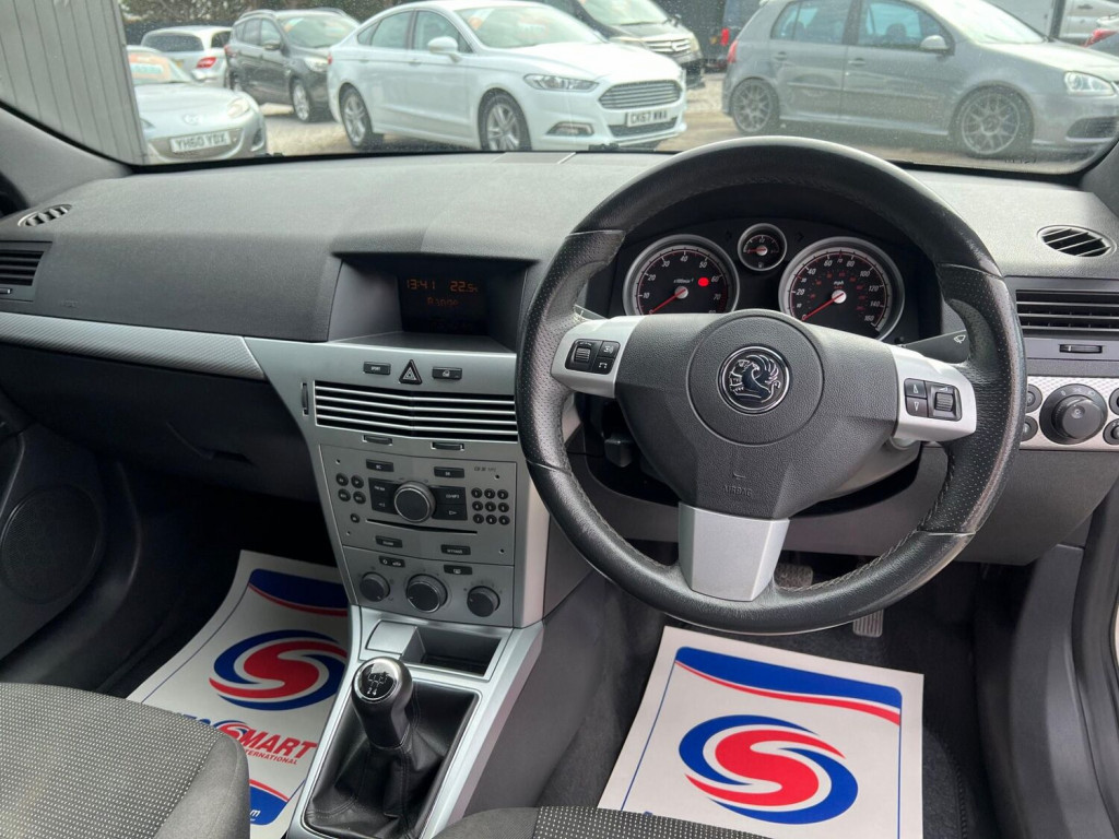 VAUXHALL ASTRA