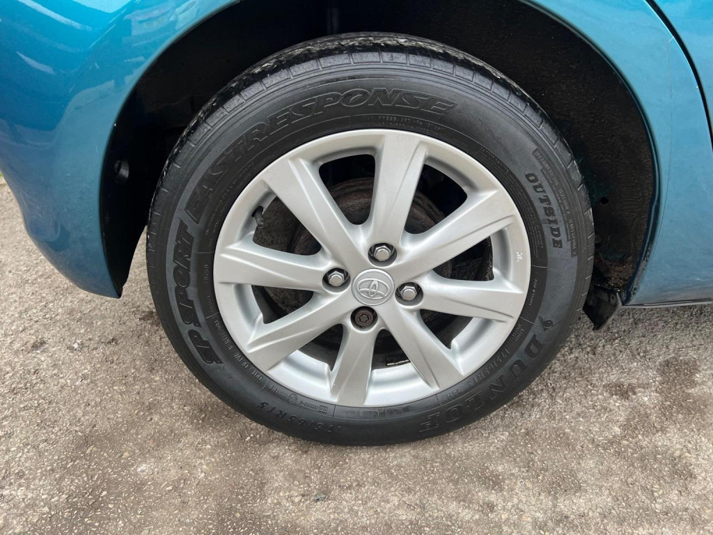TOYOTA YARIS