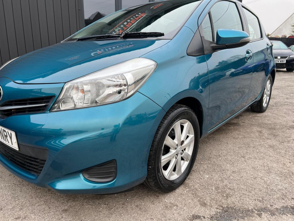 TOYOTA YARIS