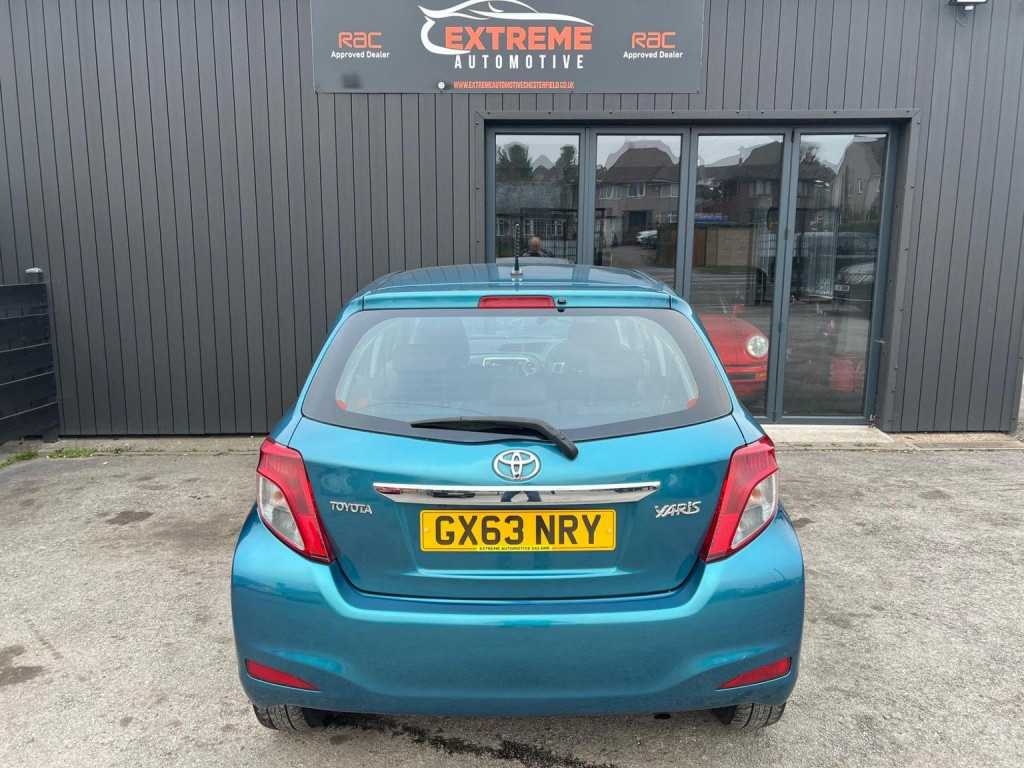 TOYOTA YARIS