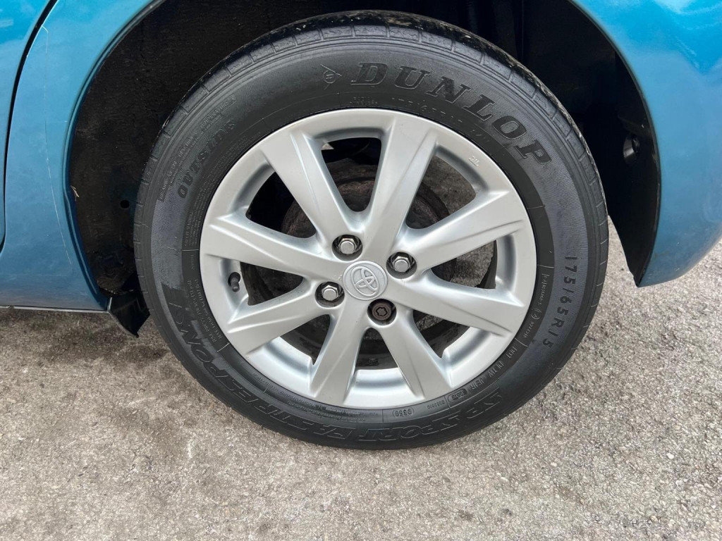 TOYOTA YARIS
