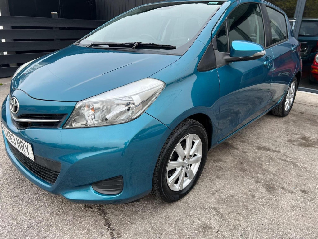 TOYOTA YARIS