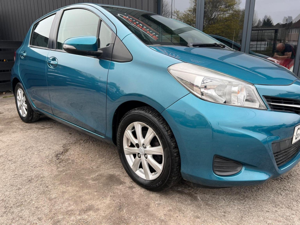 TOYOTA YARIS