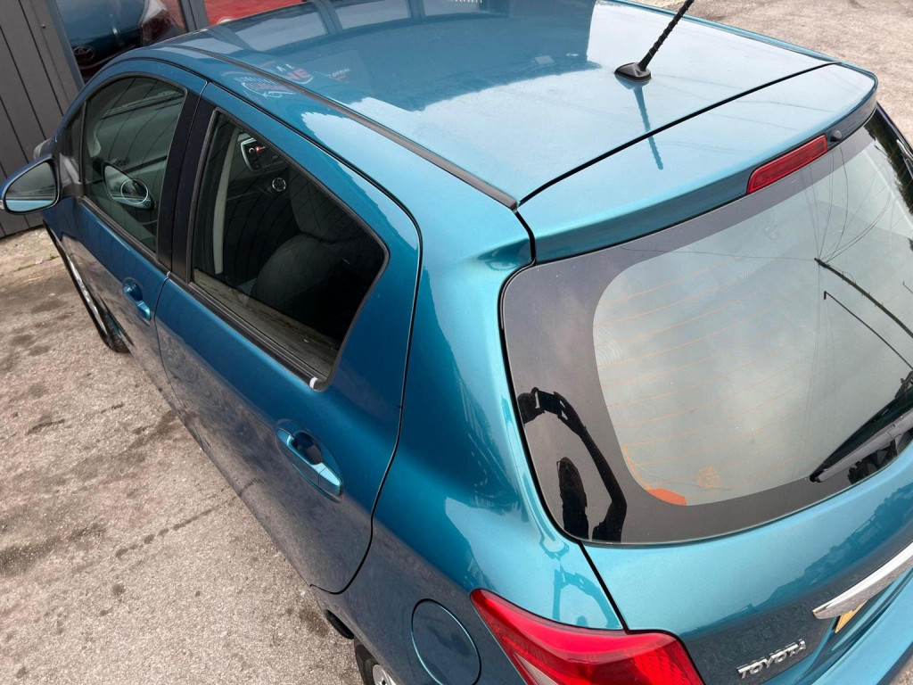 TOYOTA YARIS