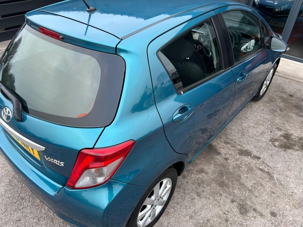 TOYOTA YARIS