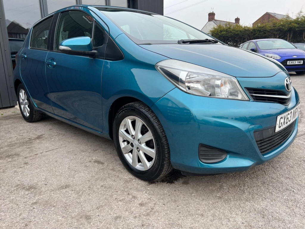 TOYOTA YARIS