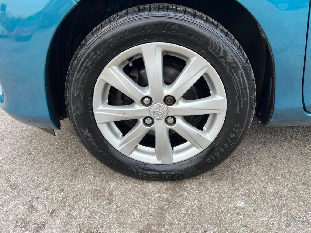 TOYOTA YARIS