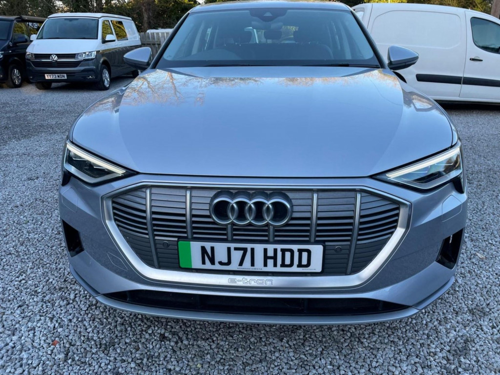 AUDI E-TRON
