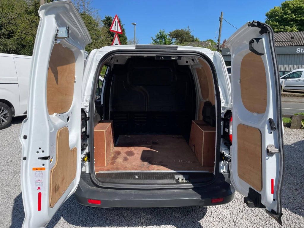 FORD TRANSIT COURIER