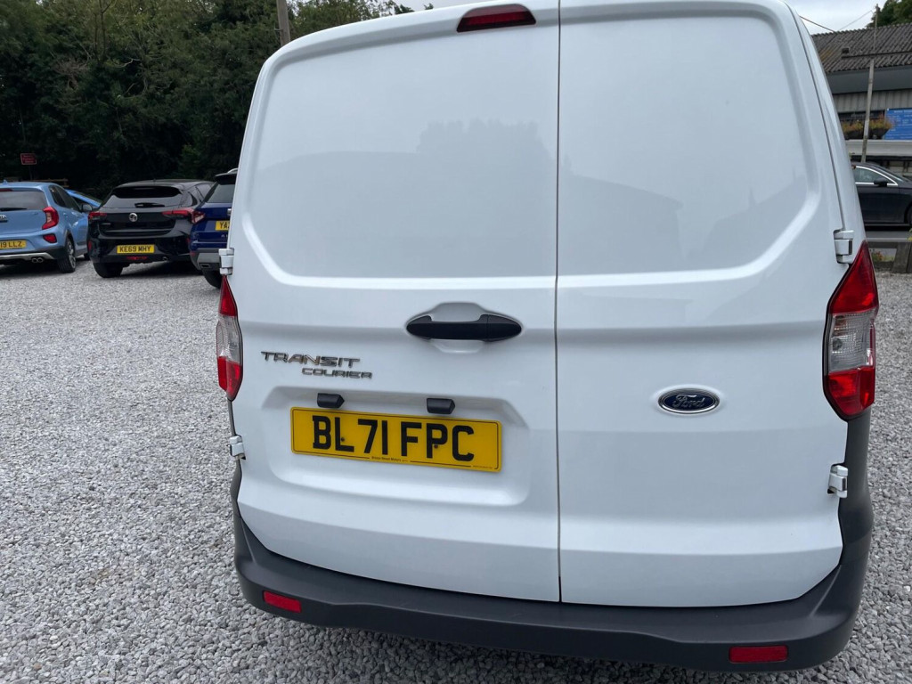 FORD TRANSIT COURIER