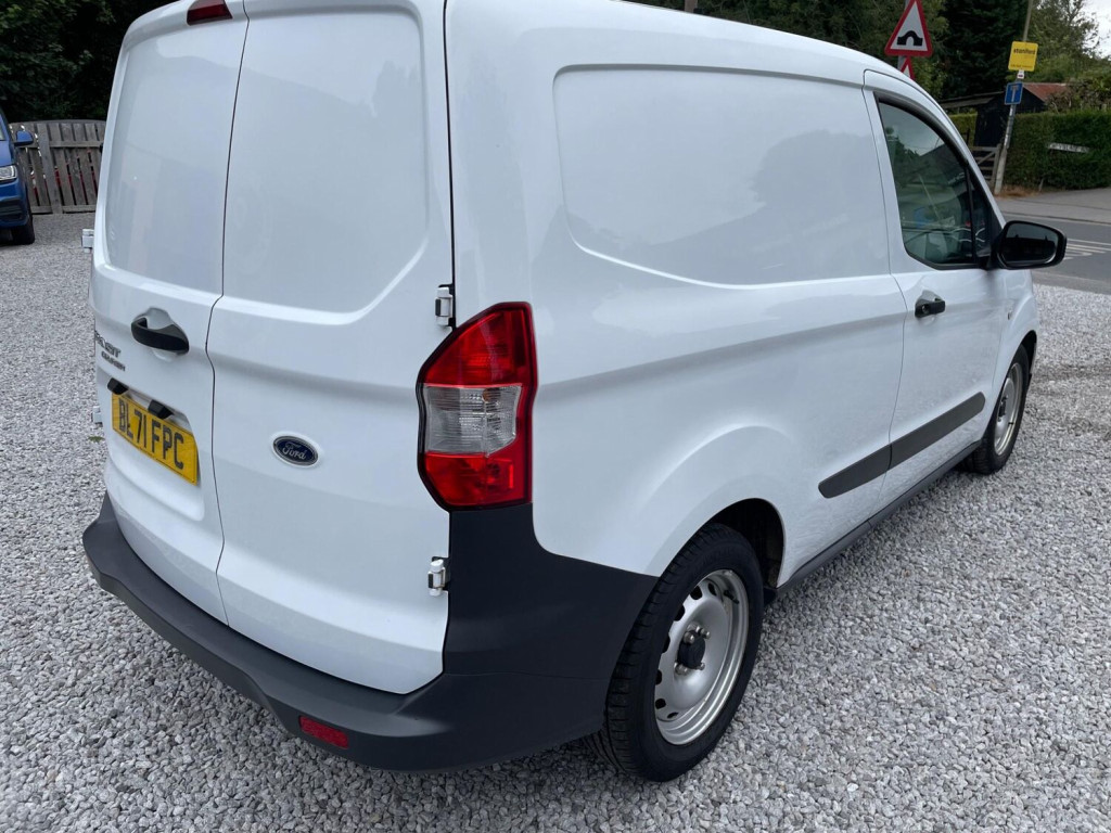FORD TRANSIT COURIER