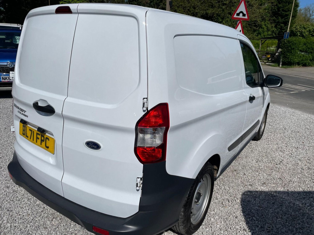 FORD TRANSIT COURIER