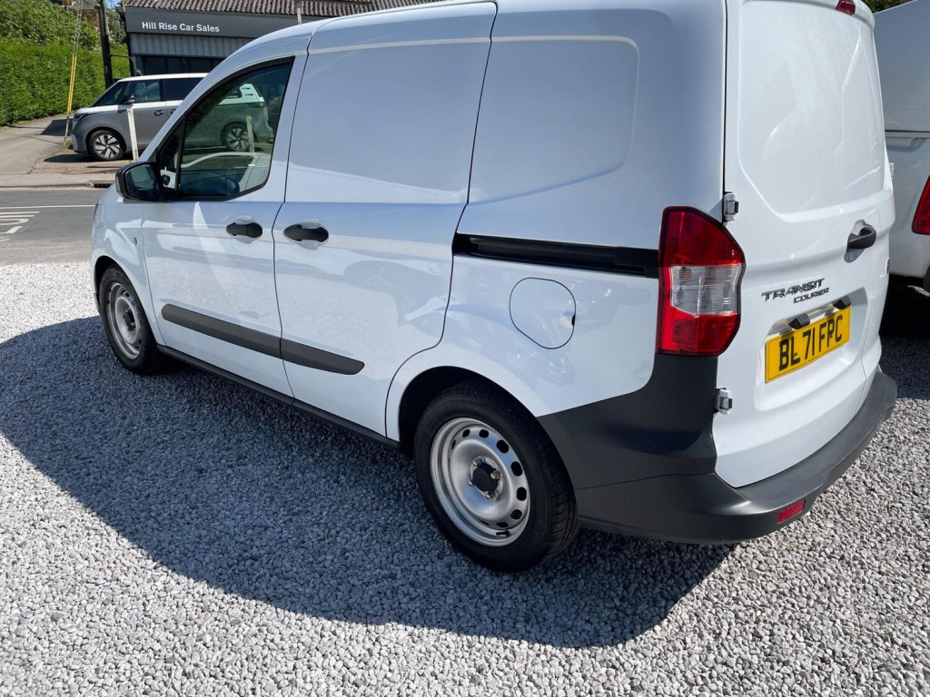 FORD TRANSIT COURIER