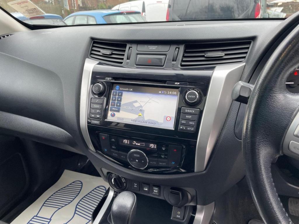 NISSAN NAVARA