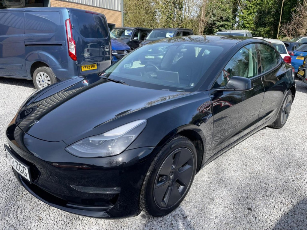 TESLA MODEL 3