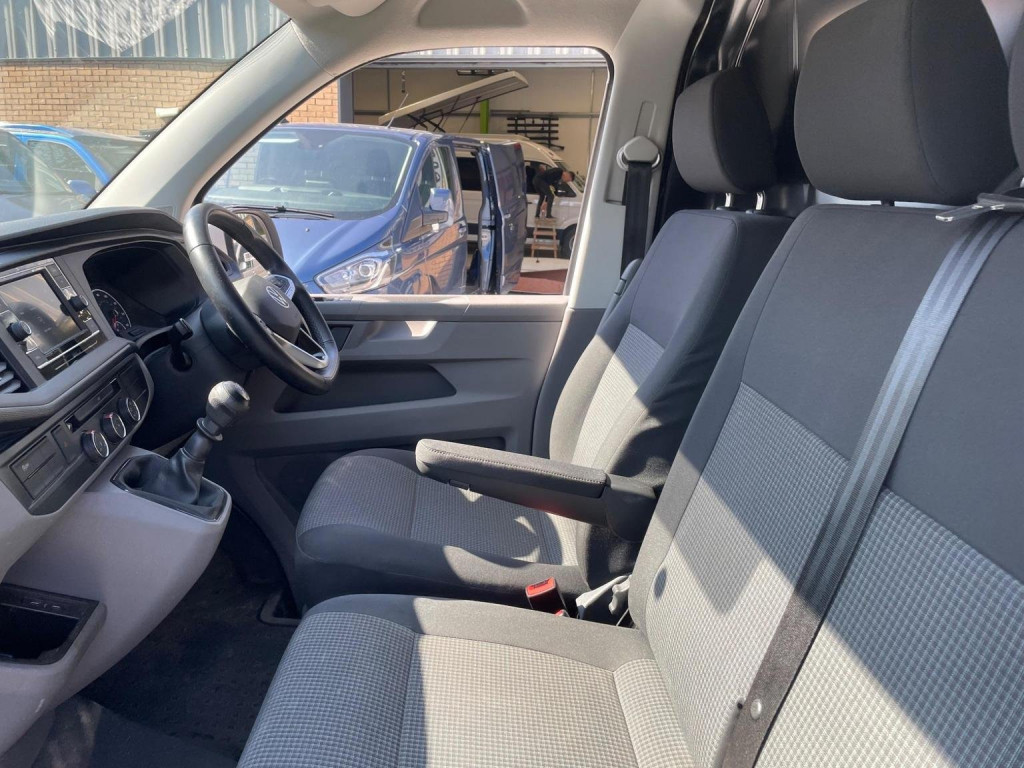 VOLKSWAGEN TRANSPORTER